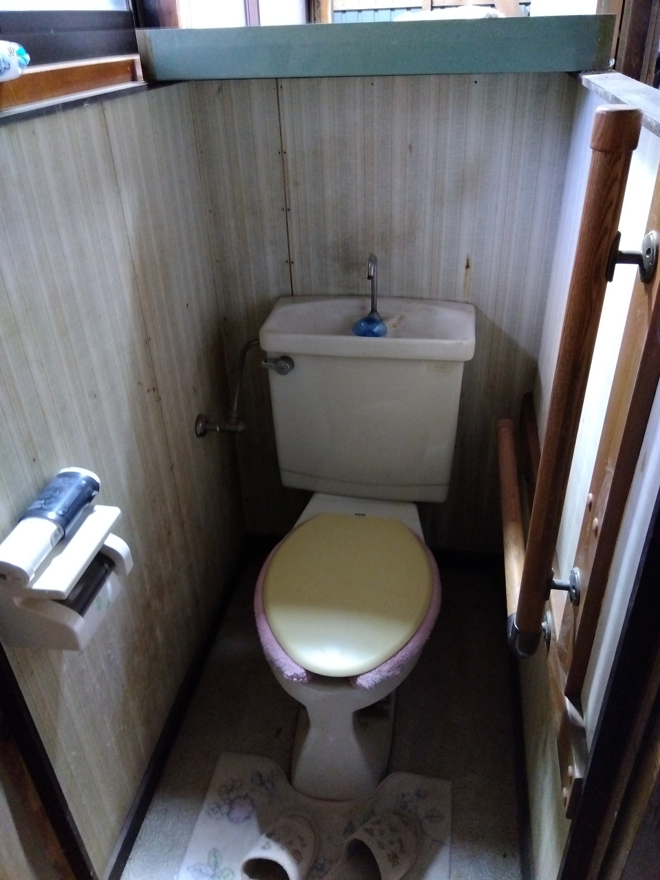 横浜市港南区トイレ交換工事の費用